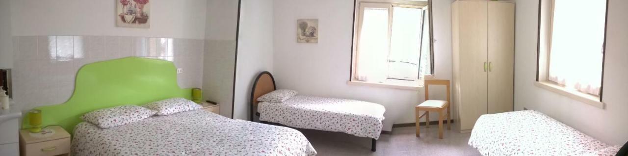 B&B Ai Pini Tiarno di Sopra Eksteriør billede